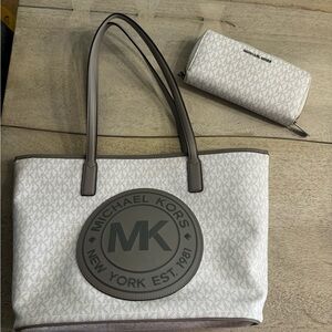 White Michael Kors tote and matching wallet